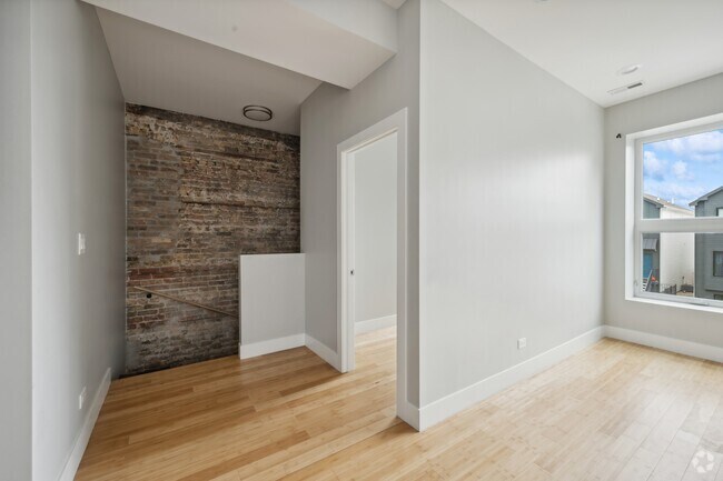 Building Photo - 2526 W Lexington St Unit 3 Rental