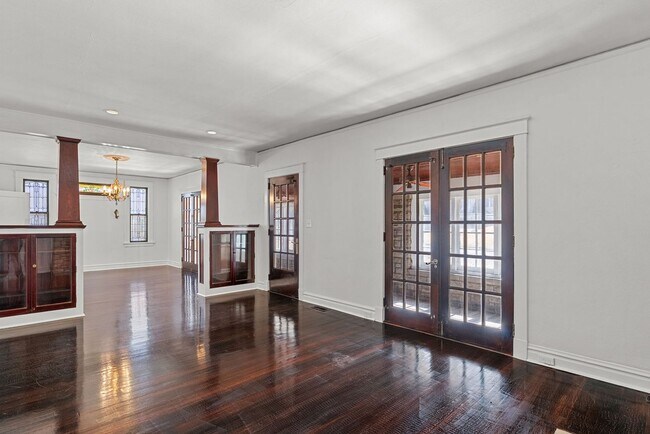 Photo - Charming 2+ Bedroom in Shrewsbury – Walkable Neighborhood & Pet-Friendly!