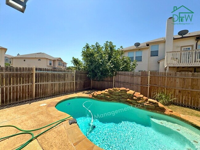 Photo - For Lease: Corner Townhome near DFW Airport - 3BR/2.5BA, Private Pool, Attached Garage, W/D Included