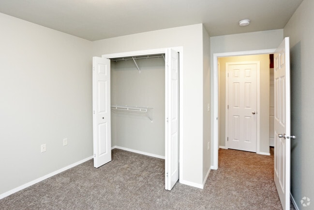 Bedroom - Thelin Center