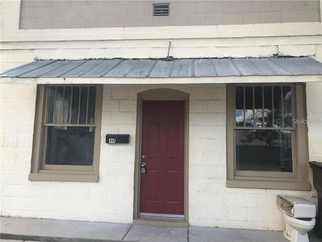 Building Photo - 1117 11th St Unit A