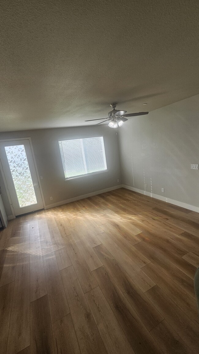 Photo - 3157 Rogue River Dr