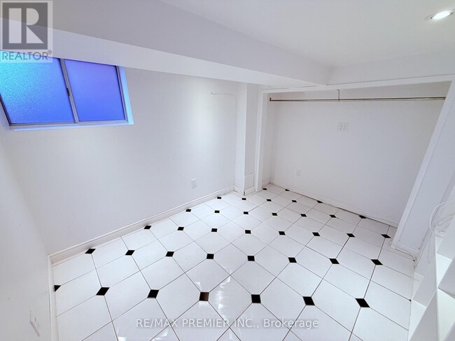 Photo - 35 Florence Crescent