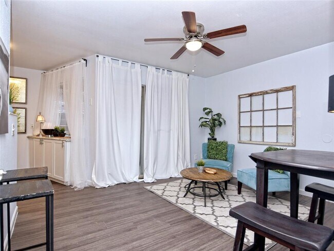 Photo - 1840 Burton Dr Unidad 109