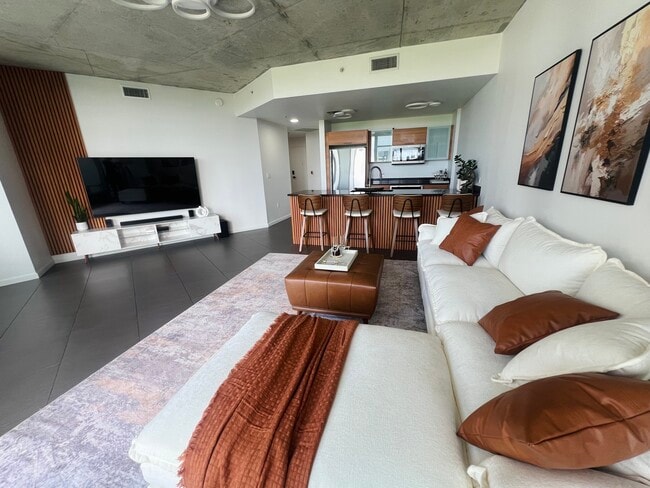 Building Photo - 3301 NE 1st Ave Unit M0405