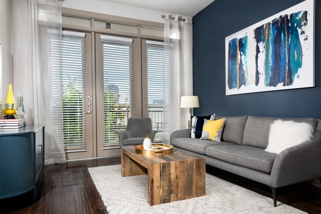 Pisos de madera noble auténtica cepillada a mano - Strata Apartments