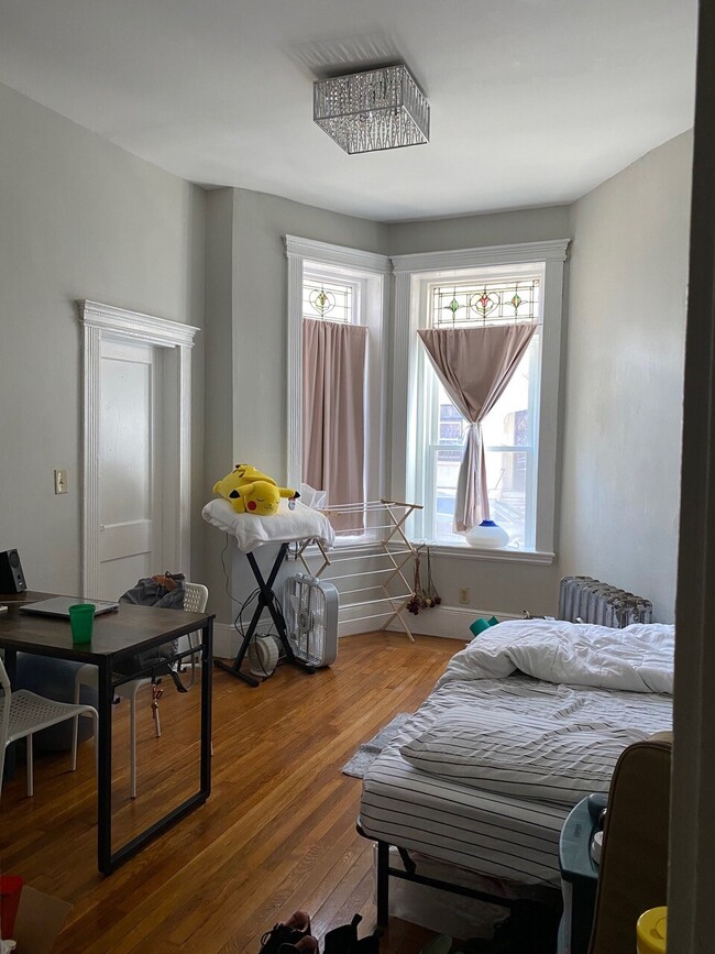 Building Photo - 229 Fuller St Unit B1 Rental