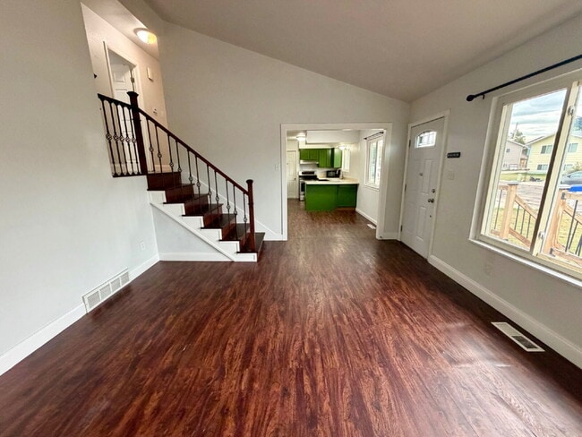 Photo - 4 bedroom single family home!