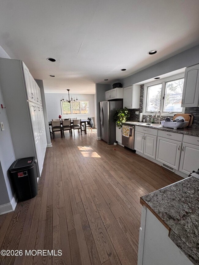 Photo - 422 W Lake Ave