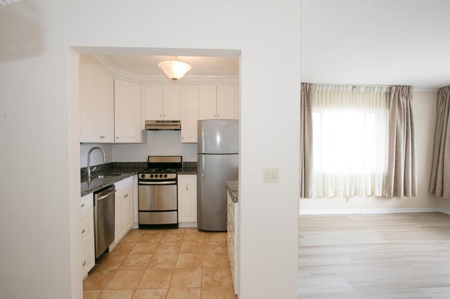 Photo - 3240 Lake Osborne Dr Unidad 208
