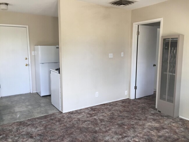 Photo - 427 Stanford Dr SE