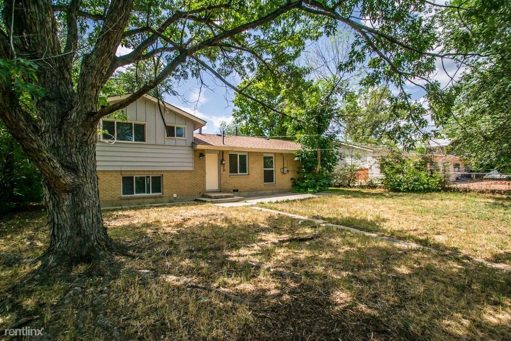 Photo - 3395 Moorhead Ave