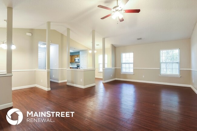 Photo - 8281 Maple St
