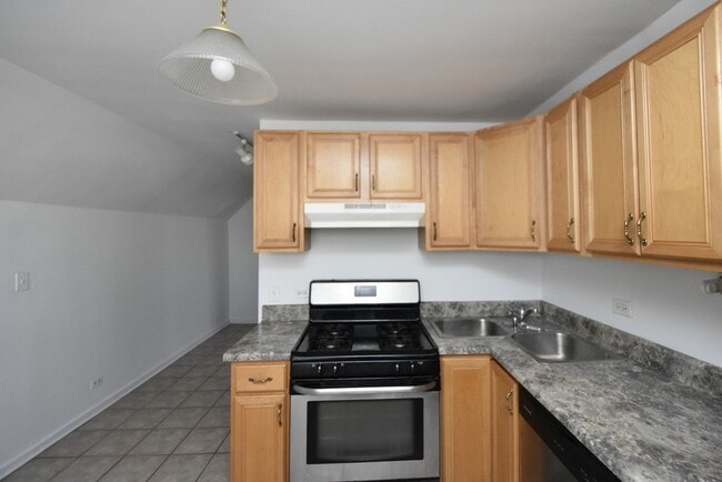 Photo - 3055 N Racine Ave Unit M06B