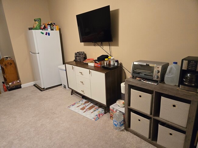 Photo - 222 N View Cir