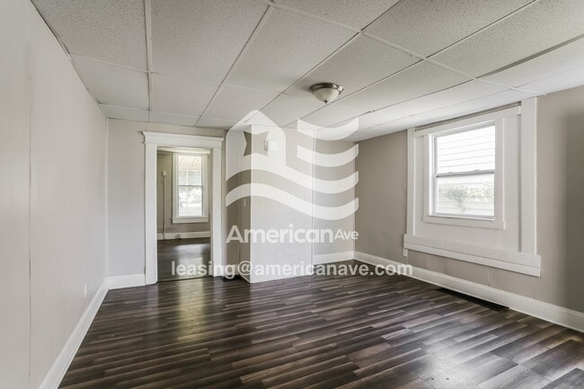 Photo - 305 Johnson St