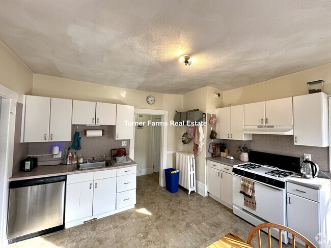 Building Photo - 97 Kilsyth Rd Unit 3 Rental