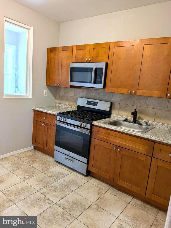 Photo - 123 N Peach St