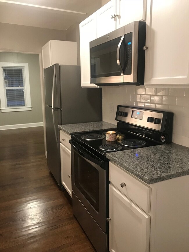 Foto principal - 209 E 80 Terrace