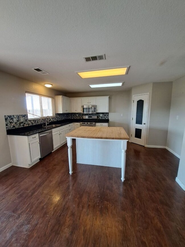 Photo - Beautiful 4 Bedroom House Ready To Call Home!