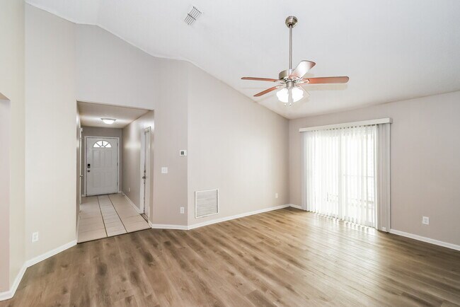 Photo - 1841 Quebec Ct