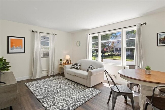 Photo - 130 Raleigh St