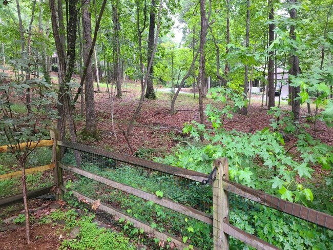 120 Rocky Stream Ct