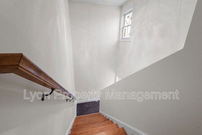 Photo - 183 Congress Ave