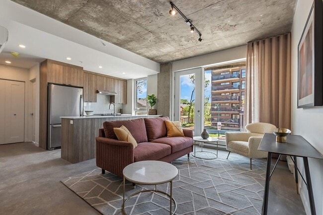 Building Photo - 2449 Ch Athlone