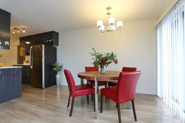 Photo - The Puget Vista Apartments