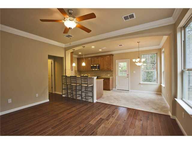 Photo - 807 E 47th St