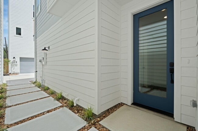 Photo - 3905 B Pinemont Dr