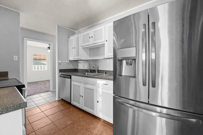 Photo - 1728 Linda Ave