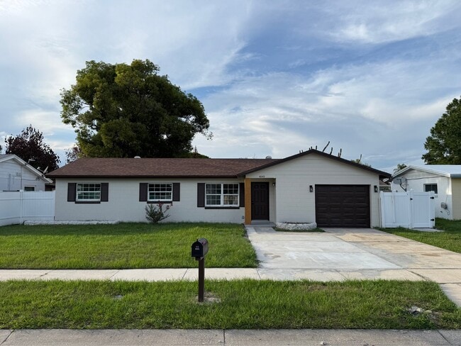 Building Photo - 4039 Castlegate Dr