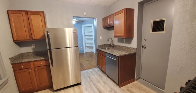 Photo - 260 Gross St Unidad Paliotta Properties