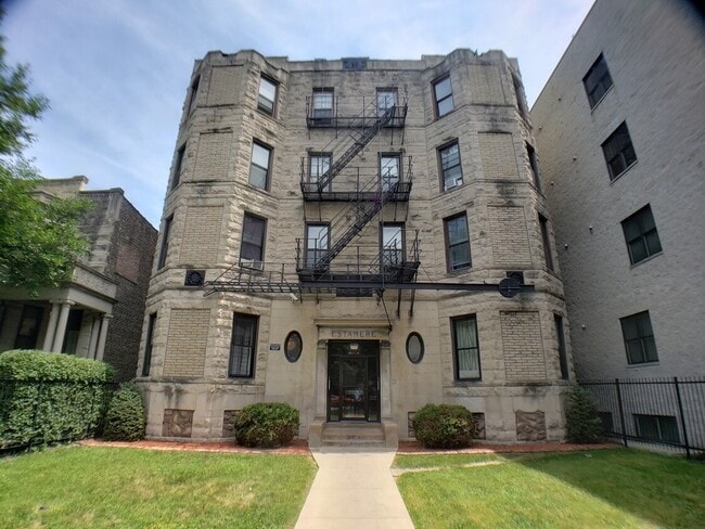 Building Photo - 6529 S Kimbark Ave Rental