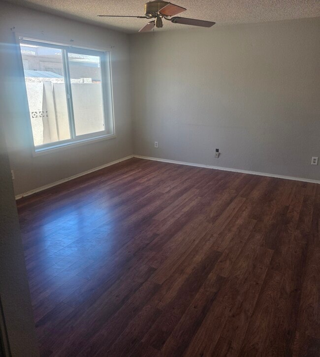 Building Photo - 2151 N Meridian Dr Unit ACOMA ESTATES