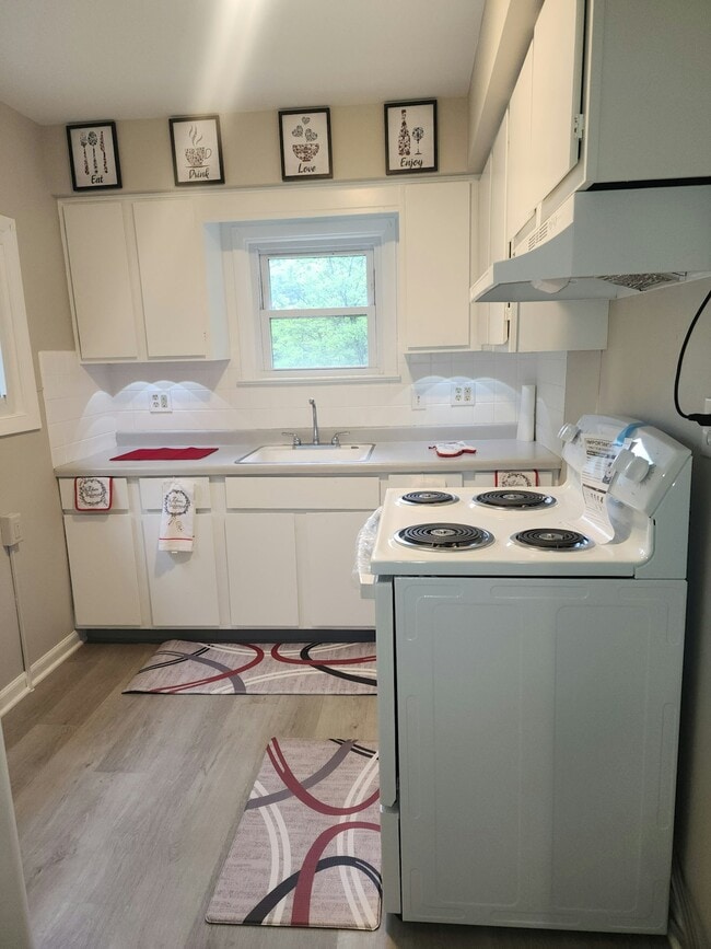 Photo - 1448 Franklin Ave