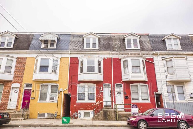 Building Photo - 142 W Jackson St