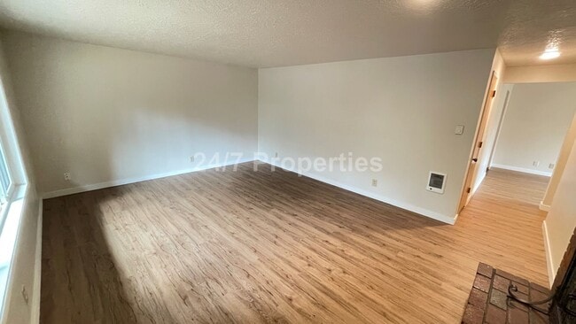 Photo - *$1,000 Off First Months Rent!* Beautiful ...