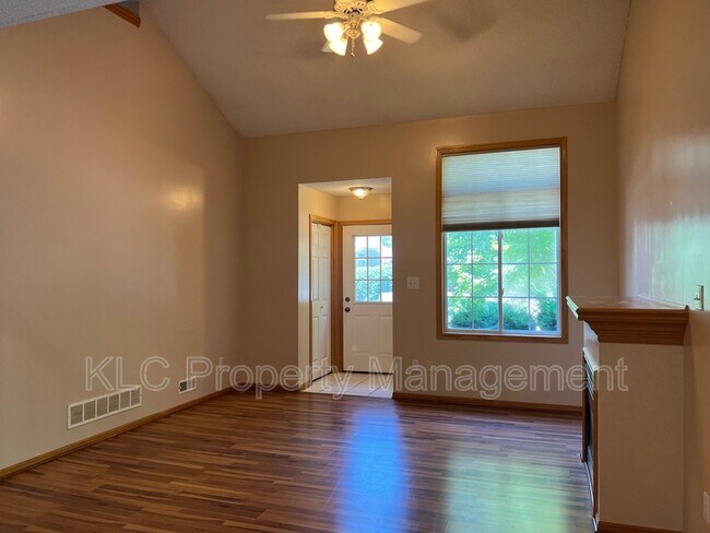 Photo - 6855 Woodland Ave Unit 505