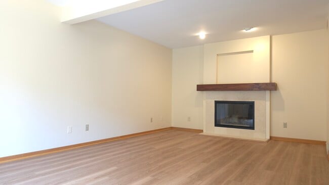 Photo - 69 Ponwood Cir