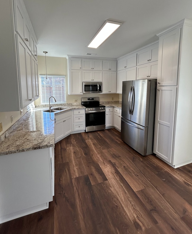 Photo - 366 Hollyhock Cir