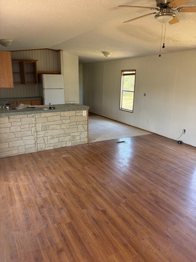 Photo - 5734 Moore Park Rd