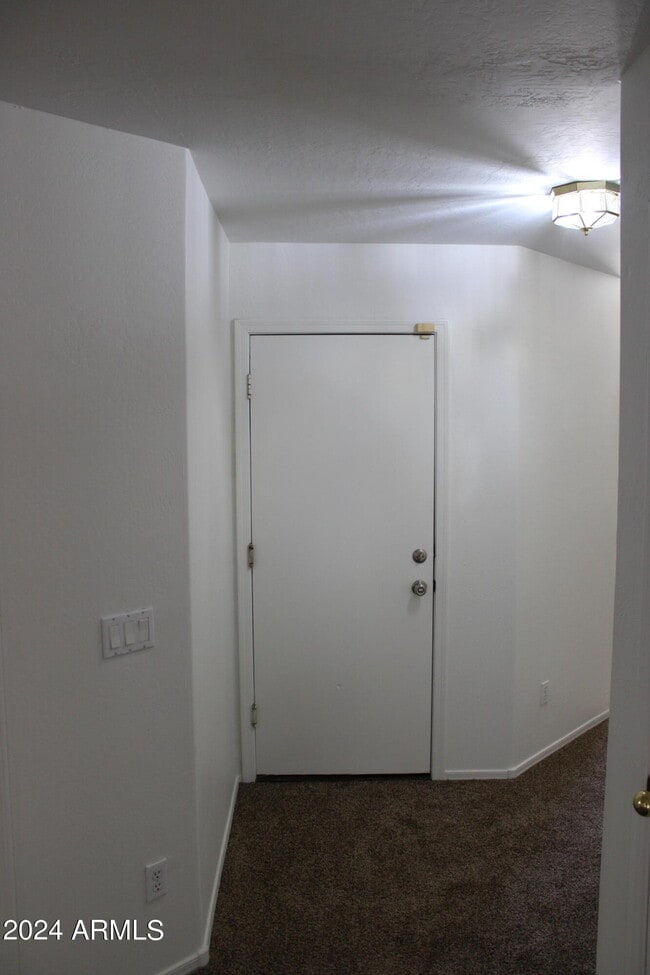 2568 W Tanner Ranch Rd
