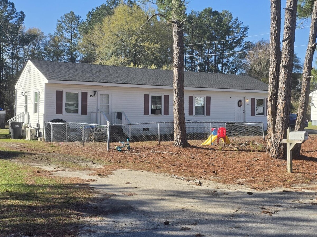 Photo - 1547 Center St