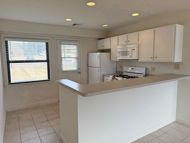 Photo - 78 Montoya Cir