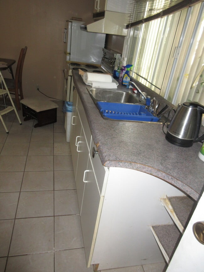 Photo - 8920 180 St NW