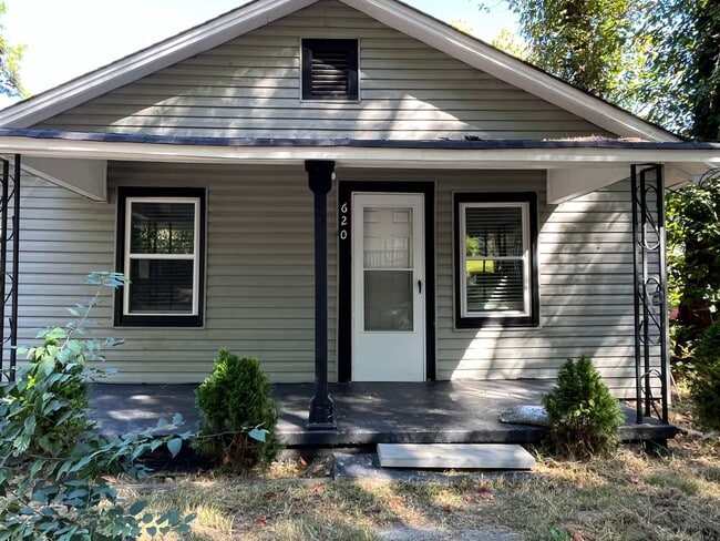 Building Photo - Available to show! Rental