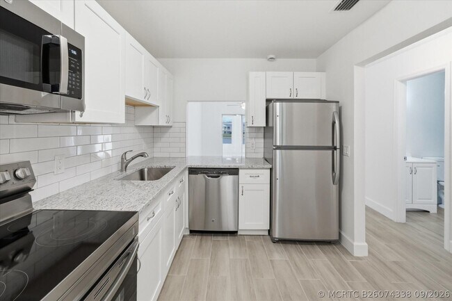 Photo - 428 Grove Isle Cir Unit 9